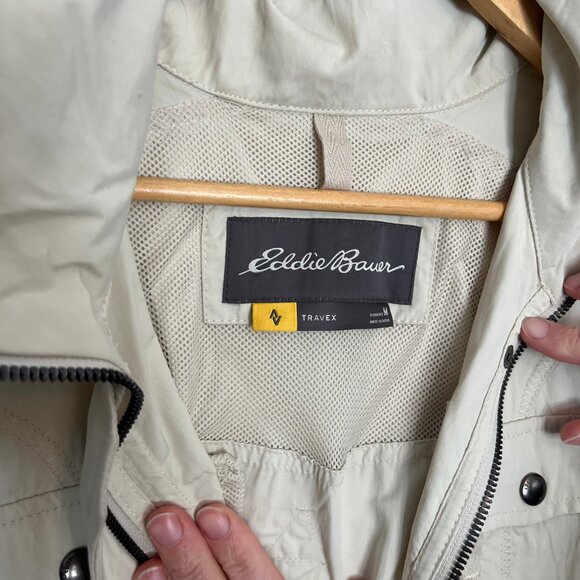 Eddie Bauer. Travex Vest. Off-White or Beige Color. Size Medium. Womens. - Picture 5 of 7